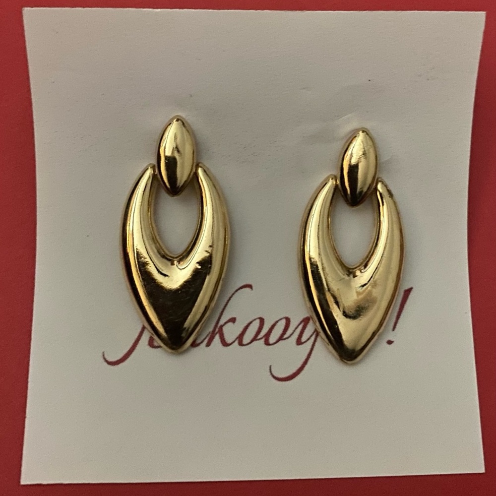 Elegant Gold Drop Earrings